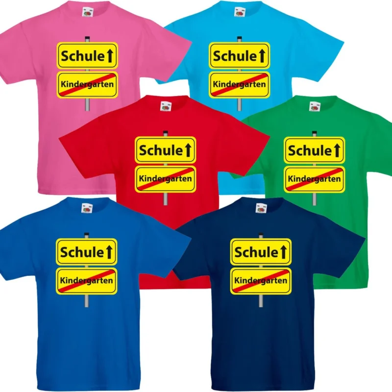 Einschulung Kinder T-Shirt Ortsschild Motiv 100 % Baumwolle Schulanfang Kindergarten Abschied Schule – Kurzarm Shirt für Jungen & Mädchen