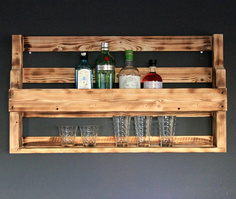 Whisky Regal aus Holz - mit Gläserhalter - Geflammt - Industrie Stil - fertig montiert - Wandbar