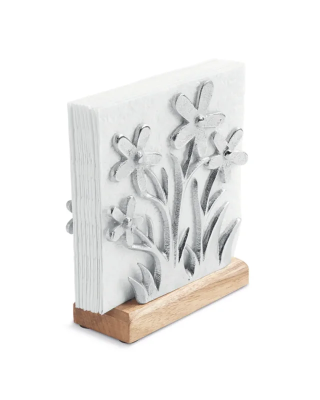 Serviettenhalter mit reliefartigem Blumenmotiv aus Metall auf hellem Holzfuß der Marke Ambiente, isoliert auf weißem Hintergrund.