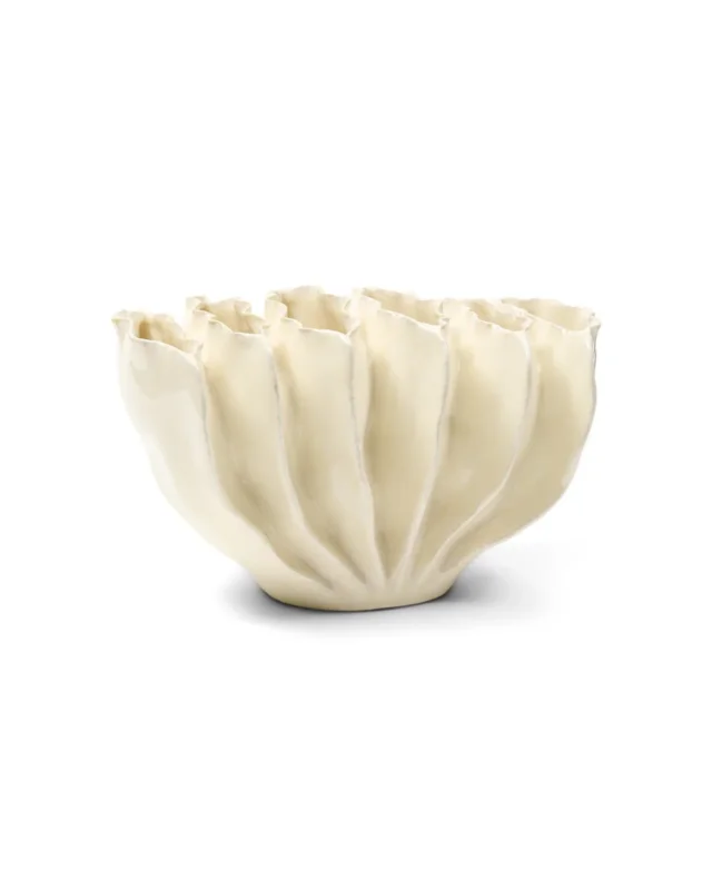 Breite "Atelier Botanical" Vase von Riviera Maison vor weißen Hintergrund. Die Vase besteht aus 6 Plätze in denen Blumen/Pflanzen platziert werden können.