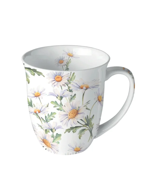 Weiße Keramik-Tasse mit Gänseblümchenmotiv in Pastellfarben der Marke Ambiente, isoliert auf weißem Hintergrund.