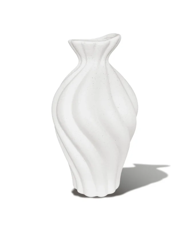 Keramikvase mit gedrehtem Wellenrelief – esma collection von 7 O'CLOCK