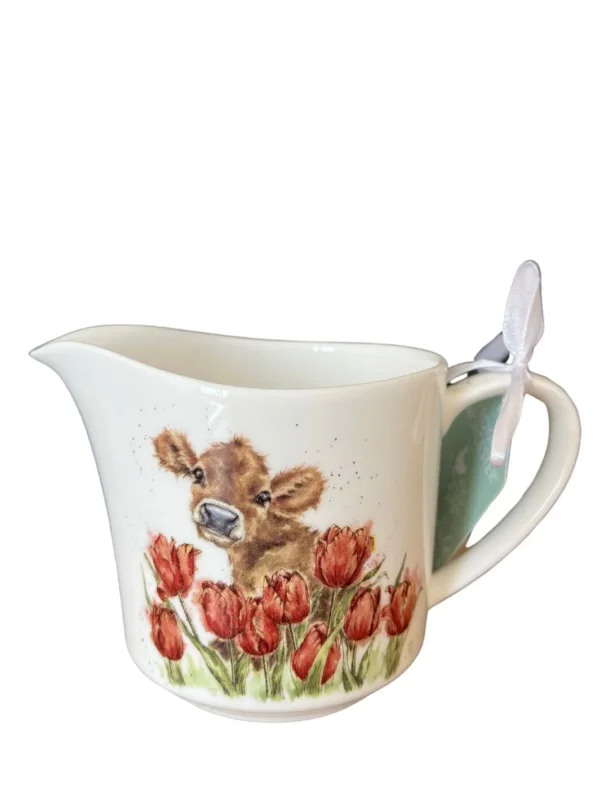 Milchkännchen Kuh im Tulpenfeld von Wrendale Designs