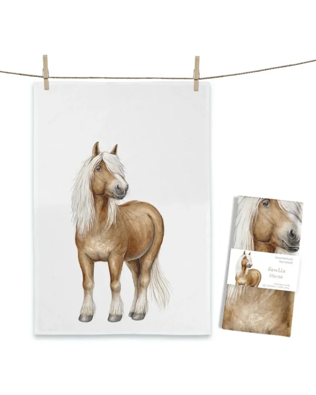 Geschirrtuch „Gentle Horse“ von Maluu mit Aquarellmotiv eines braunen Pferdes