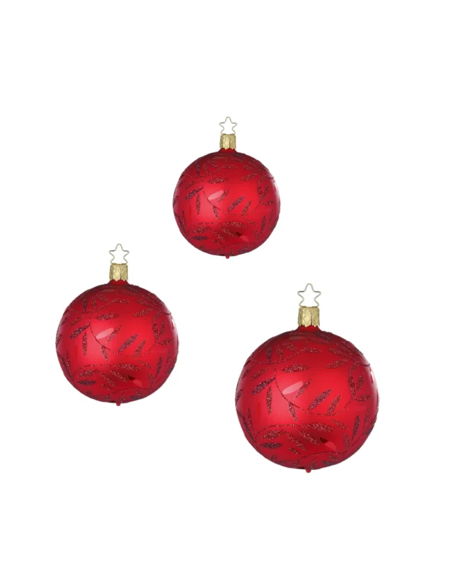 Rote Weihnachtsbaumkugeln von Inge Glas mit hell- und dunkelroten Glitzer-Girlanden-Highlights in drei verschiedenen Größen.