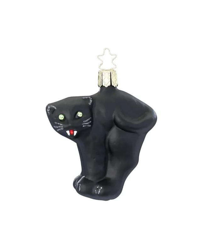 Der handgefertigte Weihnachtsbaumschmuck "schwarze Katze" von Inge Glas ist in Deutschland hergestellt. ie Katze macht einen Buckel und zeigt die Zähne. Ohren, Krallen und Schnurrhaare sind mit Glitzer akzentuiert.
