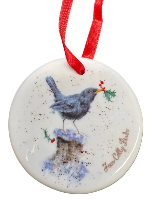 Weihnachtsanhänger "Four Colly Birds" von Wrendale Designs. Vierter Tag mit einer niedlichen Amsel.