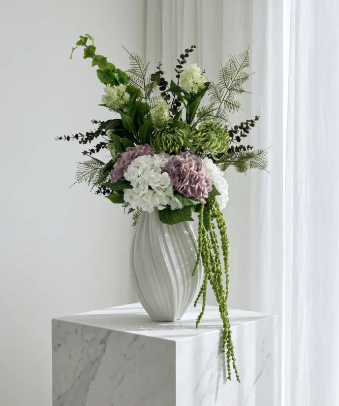 Realistisches Kunstblumen-Bouquet Grand Nature 14er in Weiß, Altrosa und Grün – bloom collection von 7 O'CLOCK