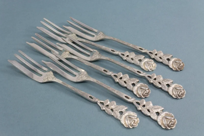 6 Kuchengabeln mit Rosenmuster, versilberte Gabeln, Vintagebesteck
