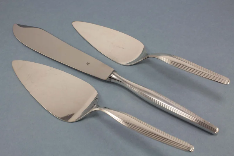 Versilbertes Tortenmesser mit passendem Tortenheber von WMF, Tortenheber Set für die Hochzeitstorte, WMF Hannover