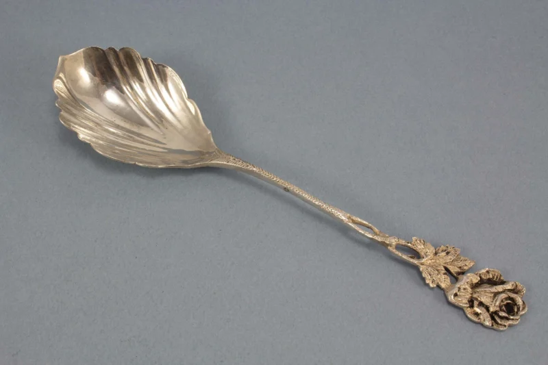 Großer Löffel, 800er Silber, Rosenbesteck, Sahnelöffel, Silberbesteck, antik, schöner Löffel, Löffel für Sahne, alter Löffel, Tafelsilber