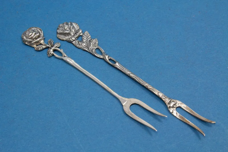2 Cocktailgabeln aus Silber, Hildesheimer Rose