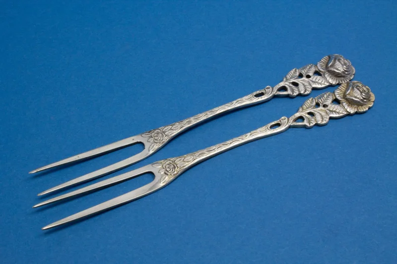 2 Käsespieße aus Silber, Hildesheimer Rose