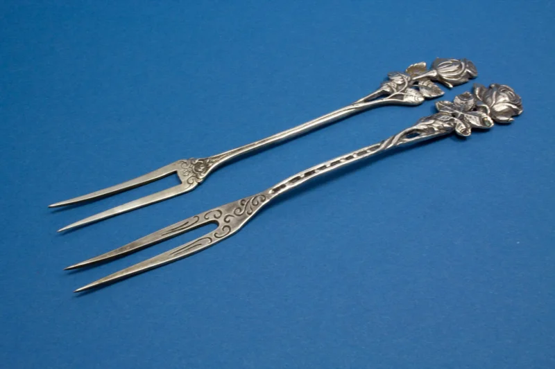 2 große Käsespieße aus Silber, Hildesheimer Rose