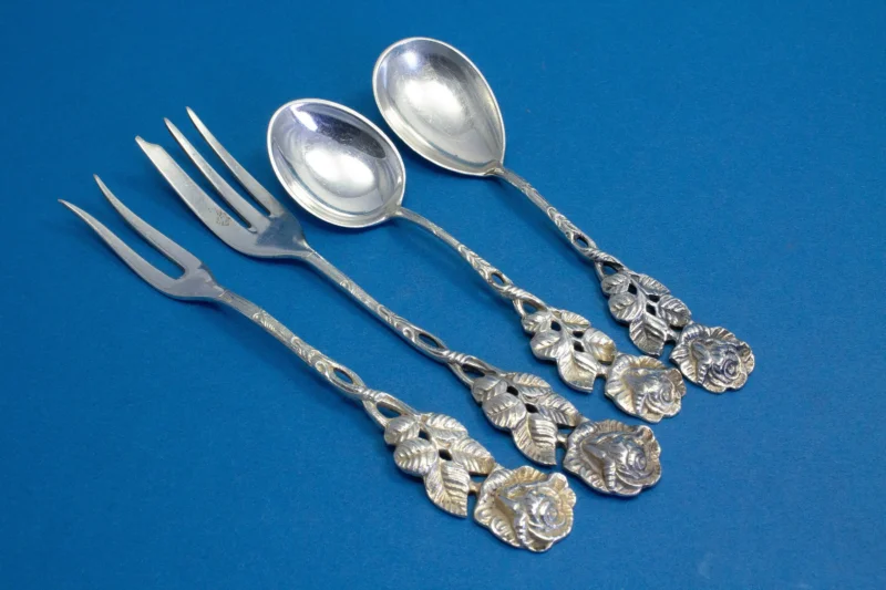 Kleines Besteckset mit Rosen für eine Person, Tea Time Set