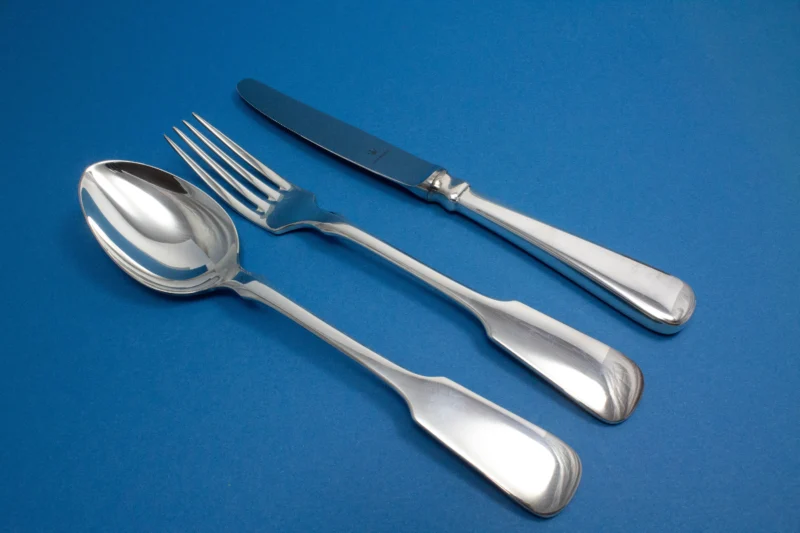 Versilberte Besteckset für eine Person, Messer, Gabel, Löffel, Wilkens Spatenmuster