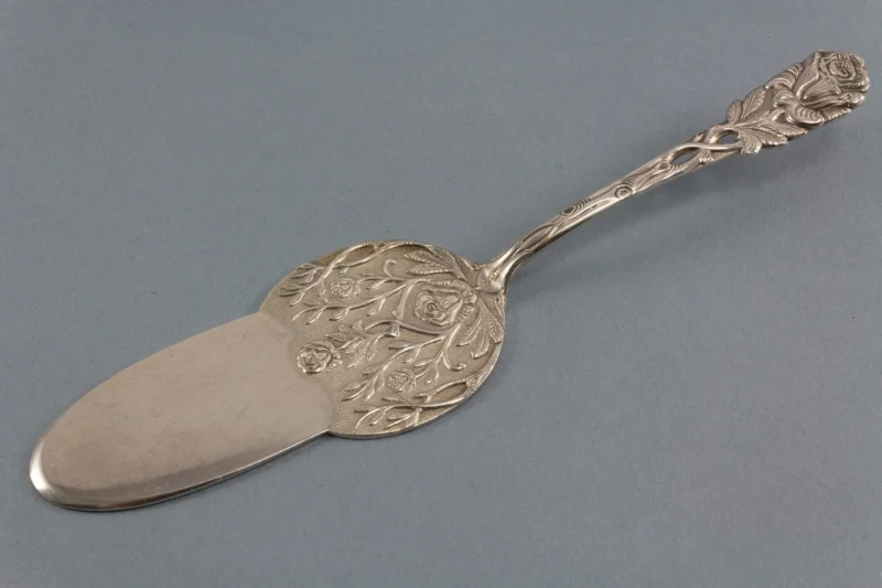 Cake server with rose decoration, silver-plated pastry server