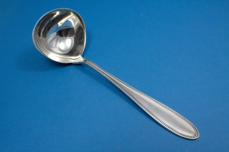 Versilberte Soßenkelle, WMF Perlmuster