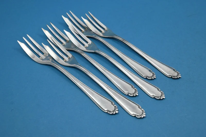 6 schöne Kuchengabeln, versilbert